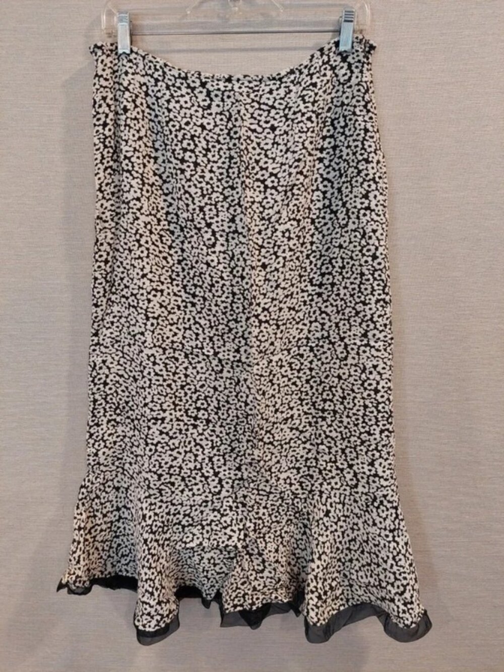 MOE Black White Floral Flowy Skirt Size M